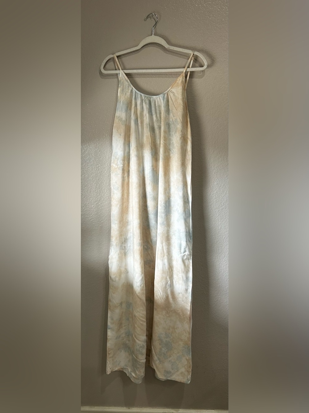 KIWI and Punch Women’s Soft Tie-Dye Slip Maxi Dress Pale Blue Cream Sz L TC0036